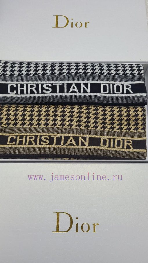 Dior, high-end cashmere knitted scarves can be formal or casual, very classic for both men a0t18m9cf - Image 14