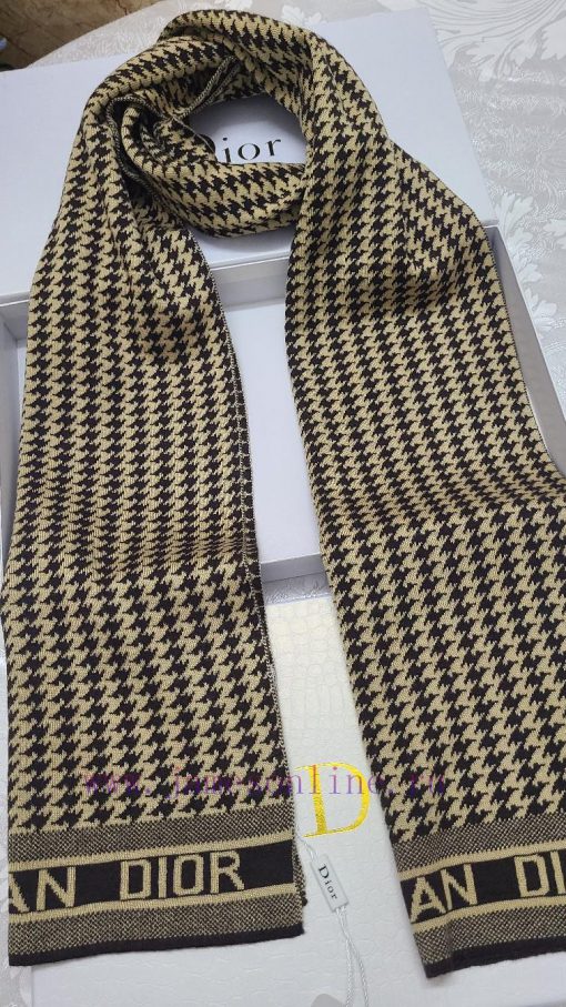 Dior, high-end cashmere knitted scarves can be formal or casual, very classic for both men a0t18m9cf - Image 15
