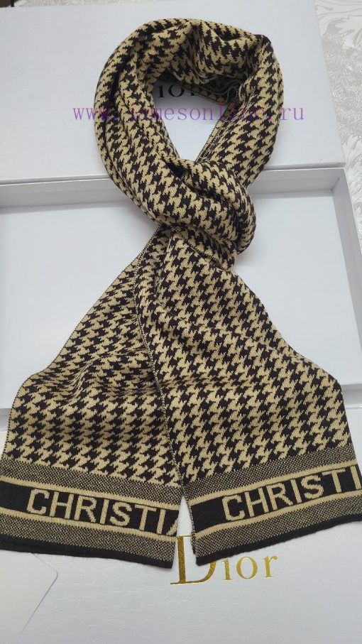 Dior, high-end cashmere knitted scarves can be formal or casual, very classic for both men a0t18m9cf - Image 17