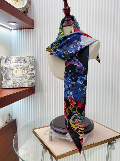 Dior Tarot Tree of Heaven exudes an overwhelming sense of luxury. The color scheme is meticuzta1ppsf - Image 9