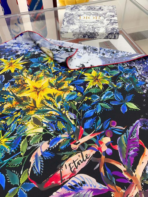 Dior Tarot Tree of Heaven exudes an overwhelming sense of luxury. The color scheme is meticuzta1ppsf - Image 15