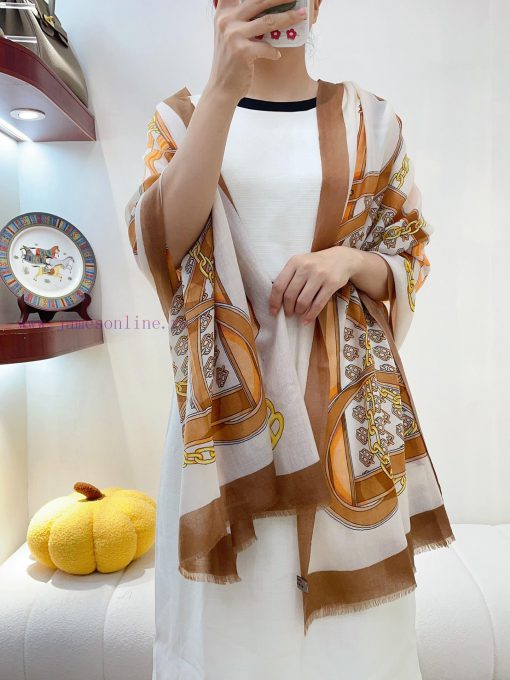 Burberry is fashionable and romantic, casual and effortless, adding a touch of sweetness to z9oo0on2 - Image 11