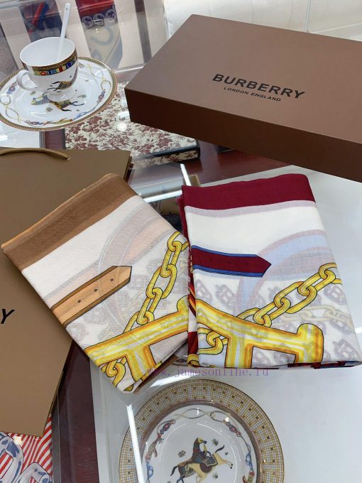 Burberry is fashionable and romantic, casual and effortless, adding a touch of sweetness to z9oo0on2 - Image 12