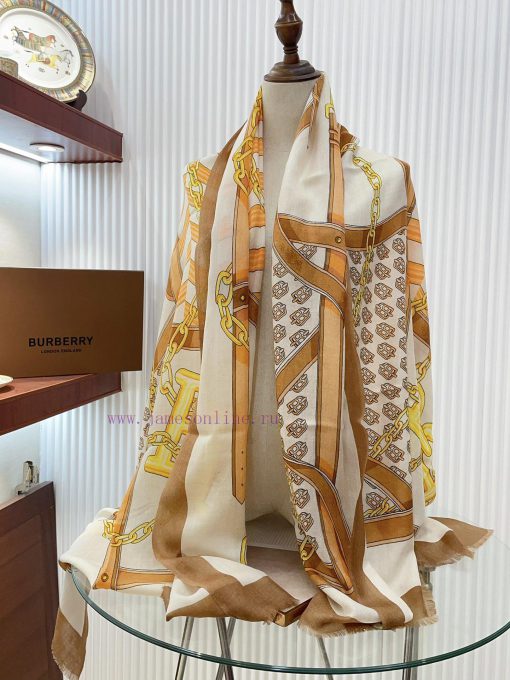 Burberry is fashionable and romantic, casual and effortless, adding a touch of sweetness to z9oo0on2 - Image 19