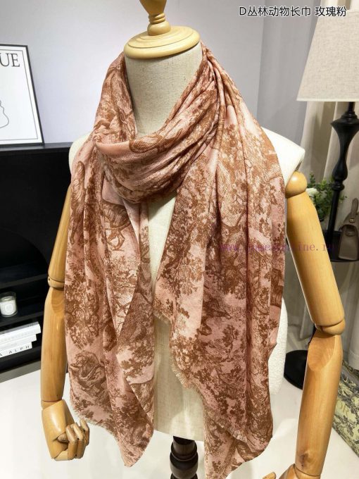 When it comes to the new Dior cashmere scarf D jungle animal scarf, it is recommended to gra0ndh0ap3 - Image 7