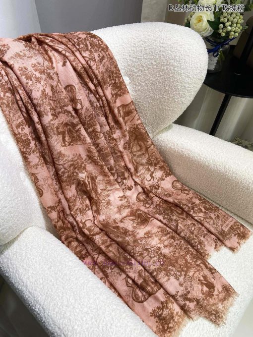 When it comes to the new Dior cashmere scarf D jungle animal scarf, it is recommended to gra0ndh0ap3 - Image 9