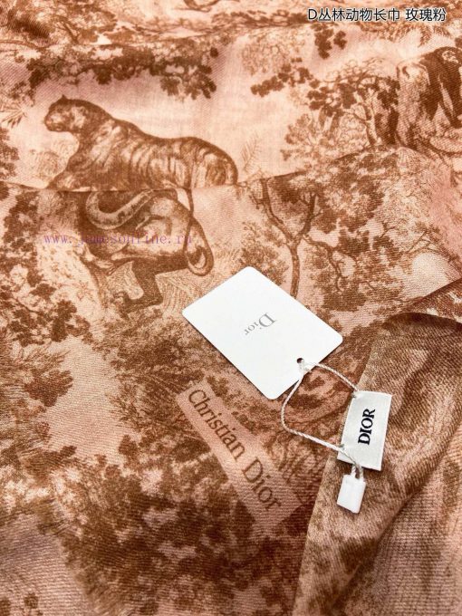 When it comes to the new Dior cashmere scarf D jungle animal scarf, it is recommended to gra0ndh0ap3 - Image 10