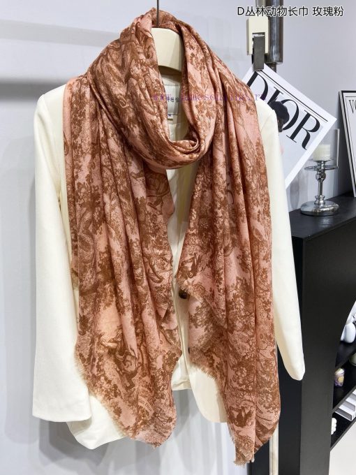 When it comes to the new Dior cashmere scarf D jungle animal scarf, it is recommended to gra0ndh0ap3 - Image 11