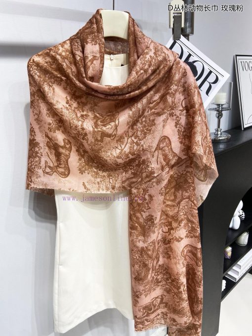 When it comes to the new Dior cashmere scarf D jungle animal scarf, it is recommended to gra0ndh0ap3 - Image 12