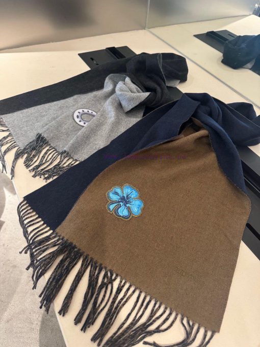 Hermes cashmere scarf 🧣 The new scarf features delicate double-sided jacquard weaving and me2ilbg0aq - Image 8