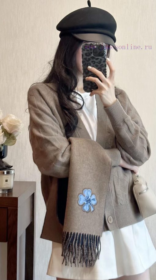Hermes cashmere scarf 🧣 The new scarf features delicate double-sided jacquard weaving and me2ilbg0aq - Image 10