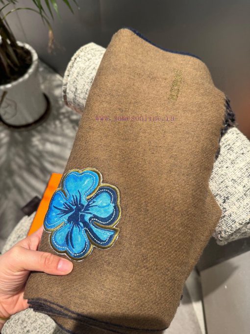 Hermes cashmere scarf 🧣 The new scarf features delicate double-sided jacquard weaving and me2ilbg0aq - Image 12