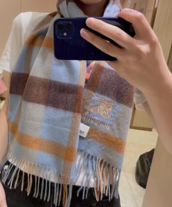 Burberry's high-quality imported cashmere scarf has exploded and is now available for sale oaz6cnj7o