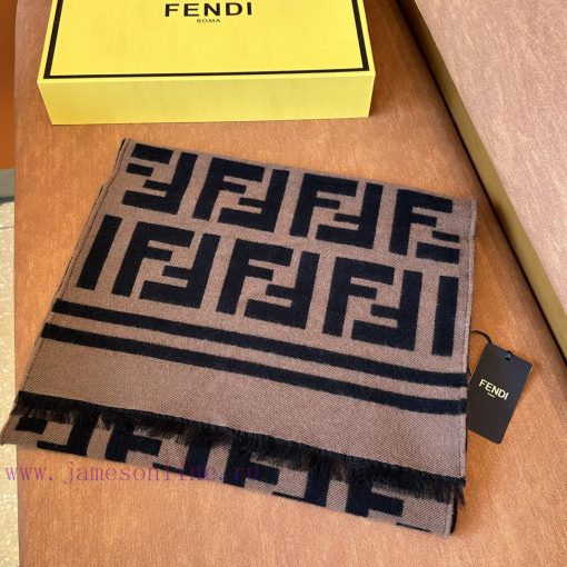 Top notch ‼Fendi The hottest scarf of the year, the vintage FF letter style that the world ima24w9pr