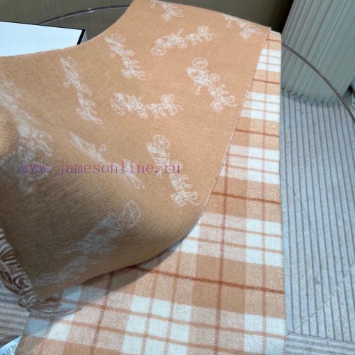 The COACH classic Coach scarf is also so beautiful, not only in terms of appearance but also37xhm8ef - Image 10