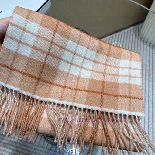 The COACH classic Coach scarf is also so beautiful, not only in terms of appearance but also37xhm8ef - Image 14