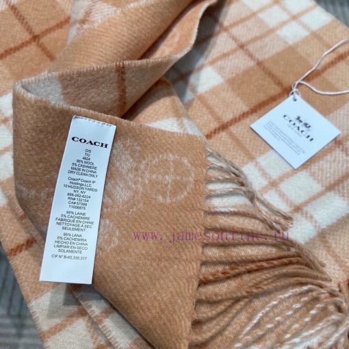 The COACH classic Coach scarf is also so beautiful, not only in terms of appearance but also37xhm8ef - Image 16