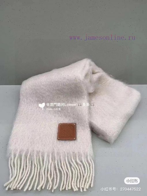 Loewe's super beautiful new mohair scarf is highly recommended to buy with good texture. Loexk5c1i3m