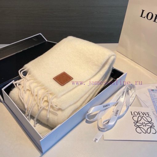 Loewe's super beautiful new mohair scarf is highly recommended to buy with good texture. Loexk5c1i3m - Image 14