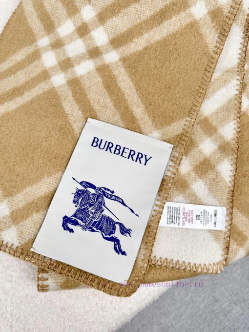 This Burberry cashmere wool blend scarf is a collection of beige with a low-key luxury feel.jf91kbm7 - Image 15