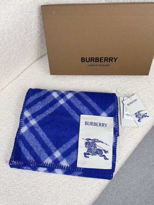 B's Zhou Yiran in the same color - Knight Blue with a low-key luxury feel. This is a top-not9mw1swkp - Image 15