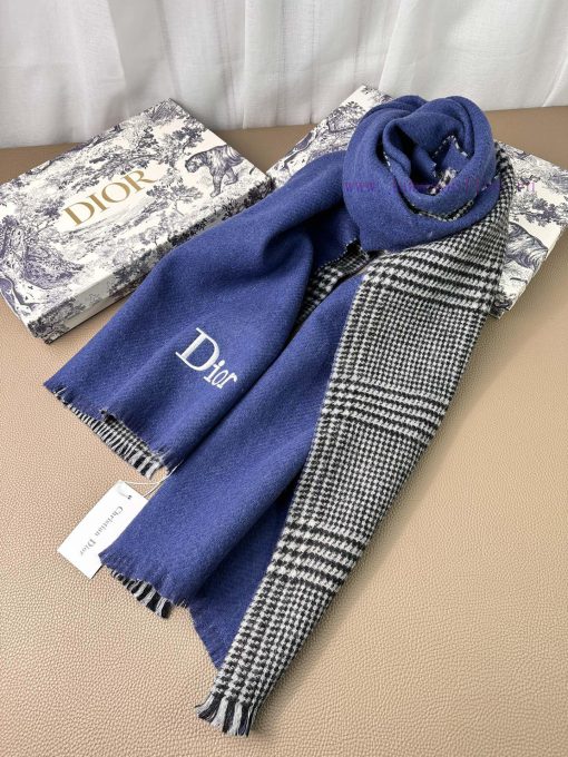 D's double-sided cashmere blend shawl is really a great item. It's warm and thick, and the eivbkxtiu - Image 10