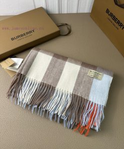 Burberry's timeless million year model, Burberry's classic oversized shawl with excellent qukjikp91y