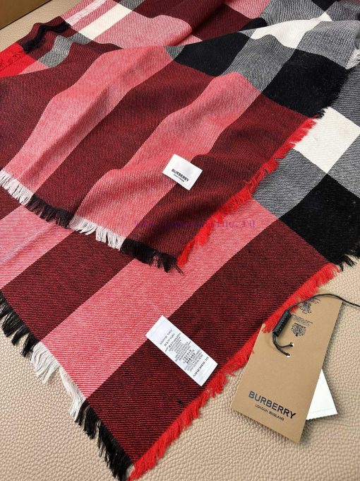 Burberry~The fabric has clear patterns and is made of excellent Nepalese cashmere material. qi9rfb6r - Image 13