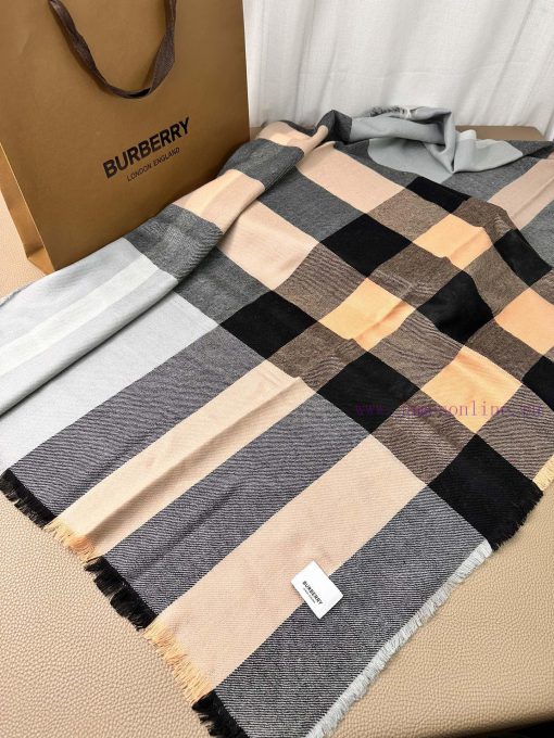 Burberry~The fabric has clear patterns and is made of excellent Nepalese cashmere material. 6uk1jgvy - Image 12