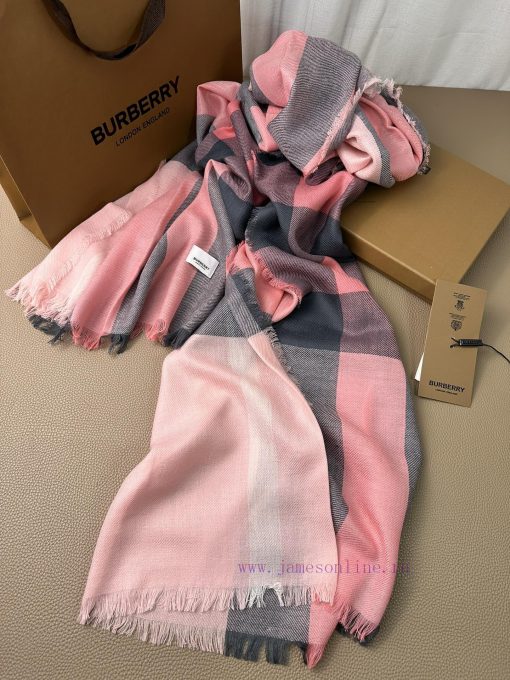 Burberry~The fabric has clear patterns and is made of excellent Nepalese cashmere material. iryf2a2i - Image 14