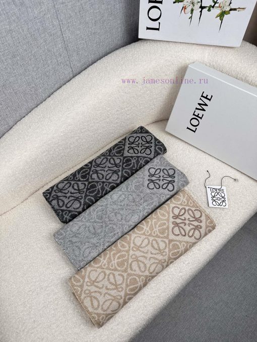 Loewe Chessboard Embroidered 2024 Loewe Logo Scarf is out in new style. Loewe's new logo scau5tlr1re - Image 11