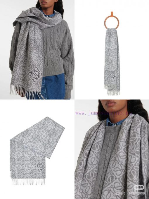 Loewe Chessboard Embroidered 2024 Loewe Logo Scarf is out in new style. Loewe's new logo scau5tlr1re - Image 12