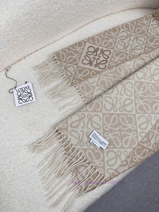 Loewe Chessboard Embroidered 2024 Loewe Logo Scarf is out in new style. Loewe's new logo scajgijmam7 - Image 9
