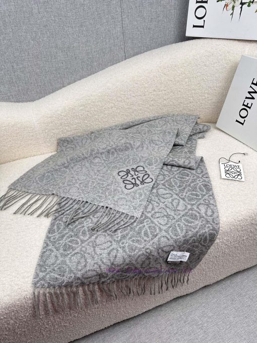 Loewe Chessboard Embroidered 2024 Loewe Logo Scarf is out in new style. Loewe's new logo scau5tlr1re - Image 17