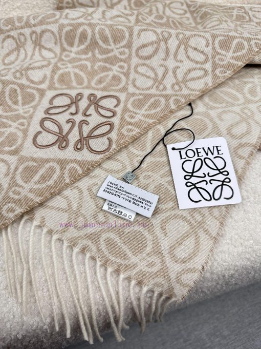 Loewe Chessboard Embroidered 2024 Loewe Logo Scarf is out in new style. Loewe's new logo scajgijmam7 - Image 14