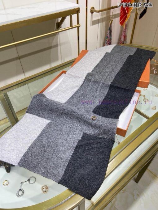 The new Loro Piana Beef LP Color blocked Multi functional Neck allows you to wrap it as you 0bi03nis - Image 5