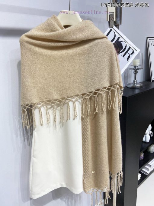 The new Loro Piana Cattle LP solid color tassel shawl is a multifunctional shawl that can bey9ve75l3 - Image 4