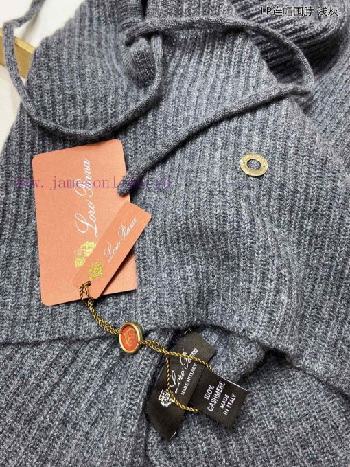The newly released Loro Piana Beef LP hooded scarf is both a scarf and a hat, with an elastizo3l7w2b - Image 11