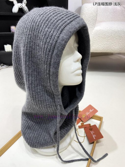 The newly released Loro Piana Beef LP hooded scarf is both a scarf and a hat, with an elastizo3l7w2b - Image 17