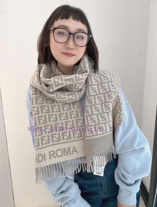 Explosive FEN/DIFF Roman logo double-sided long scarf official website updated synchronouslyxrebesuo - Image 2