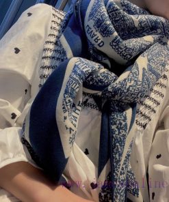 The new 140 velvet square scarf from Dior is highly recommended for VIP customers. It must b7zoasxgs