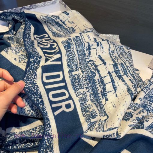 The new 140 velvet square scarf from Dior is highly recommended for VIP customers. It must b7zoasxgs - Image 17