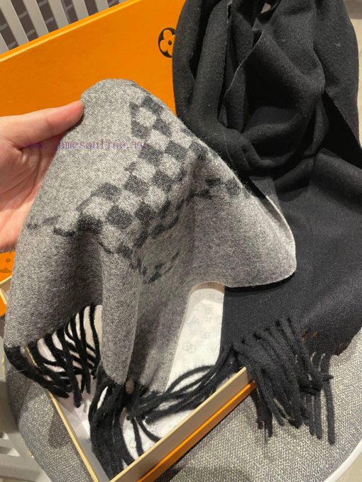 Recommended LV's latest black and gray dual color design cashmere scarf has a very soft and xalbbc0h - Image 16