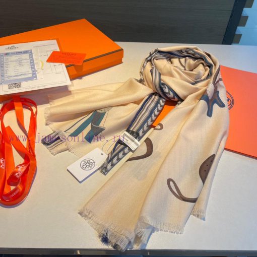 H's very rare silk and cashmere long scarf is made by hand rolling the edges on both sides, 0tyadgc0 - Image 10