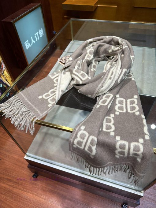 , limited edition customized Balenciaga and Gucci co branded shawl with soft and comfortables7jamvdk - Image 5