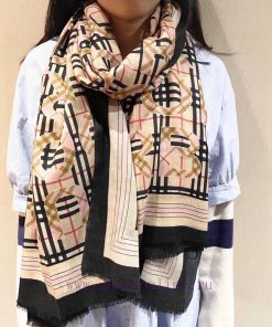 The shiny scarf from Burberry is new, and this one is too familiar. The classic double F is g888epoz