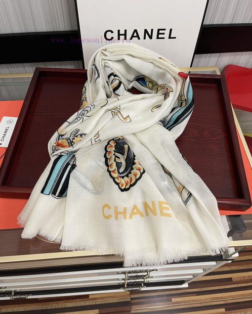 It's so beautiful. 2023Chanel really likes the double C-side ring velvet long scarf. The actpkqfsugw - Image 6