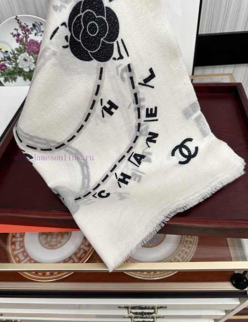 Chanel Silver Silk [Eating Melon] Sparkling [Coffee] Top design is so beautiful, I really adabvb739l - Image 13