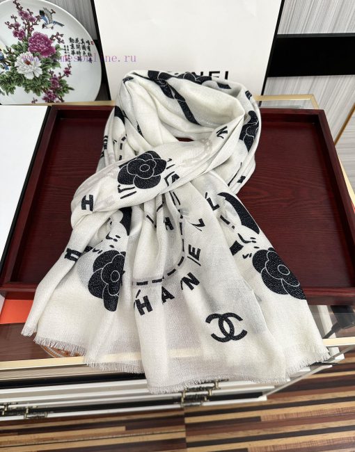 Chanel Silver Silk [Eating Melon] Sparkling [Coffee] Top design is so beautiful, I really adabvb739l - Image 14