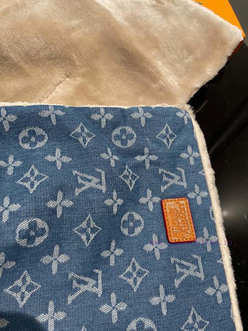 The Shearling Denim scarf, a collaboration between LV and Nigo, is a stunning unisex design rjz3elsd - Image 6